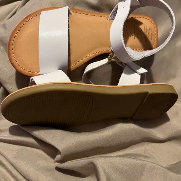 LITTLE GIRL SANDALS - Picture 3 of 3